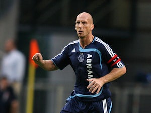 Stam to play for Man United Legends