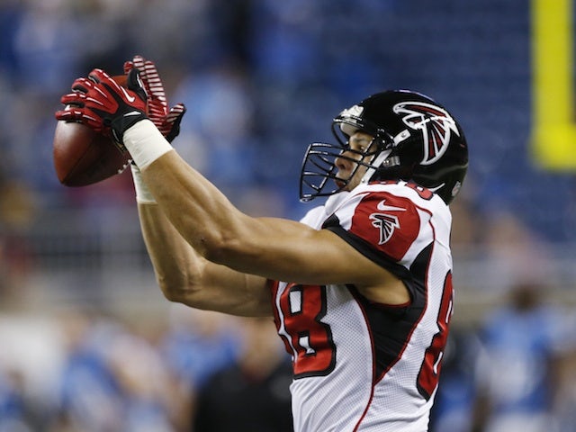 Falcons TE Tony Gonzalez takes a catch in the game with Detroit on December 22, 2012