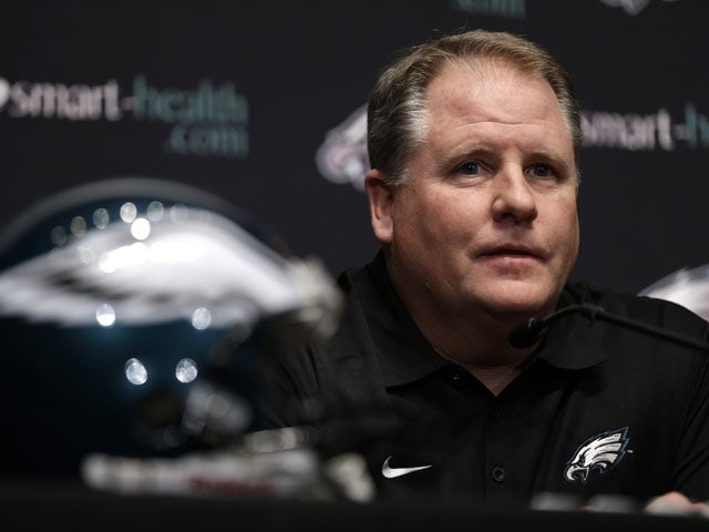 Kelly: 'Competition between Vick, Foles is even'