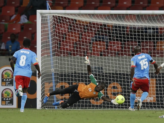 Niger goalie Kassali Daouda keeps the score at 0-0 against Congo on January 24, 2013