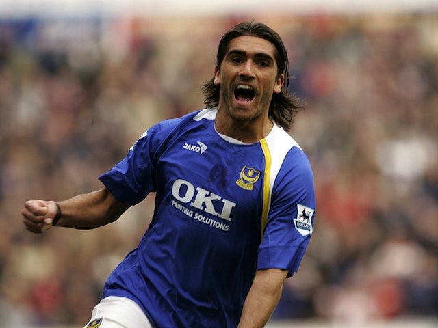 Pedro Mendes for Portsmouth in 2006