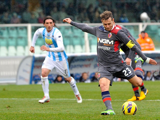 Bologna's Alessandro Diamanti scores from the penalty spot to equalise against Pescara on Febraury 3, 2013