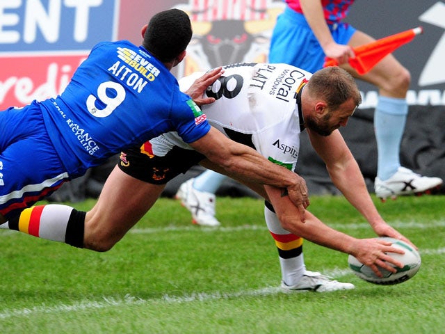 Michael Platt scores for the Bradford Bulls in their match with Wakefield Wildcats on February 3, 2012