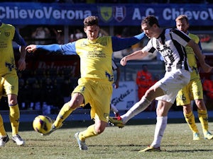 Juventus' Stephen Lichtsteiner scores his team's second against Chievo Verona on February 3, 2013