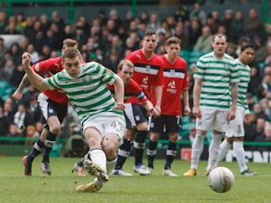 Celtic smash 10-man Dundee