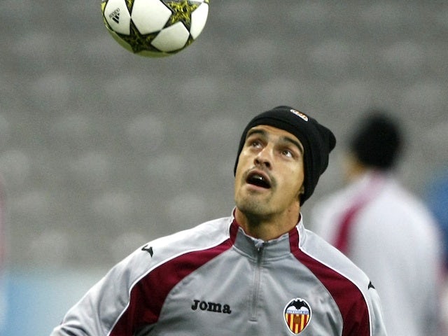 Valencia defender Ricardo Costa training on December 4, 2012