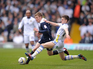 Leeds locked in Huddersfield stalemate