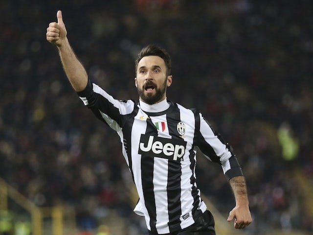 Juventus see off 10-man Pescara