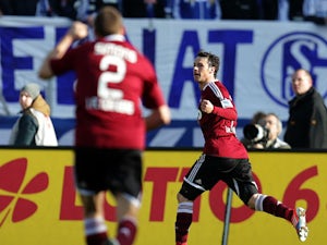 Nuremberg ease past Schalke