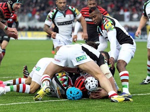 Saracens beat Quins to extend lead
