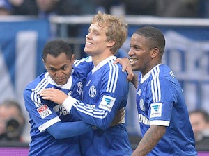 Schalke move up to fourth