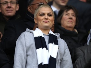 Jessie J forced to change outfit for Spurs clash