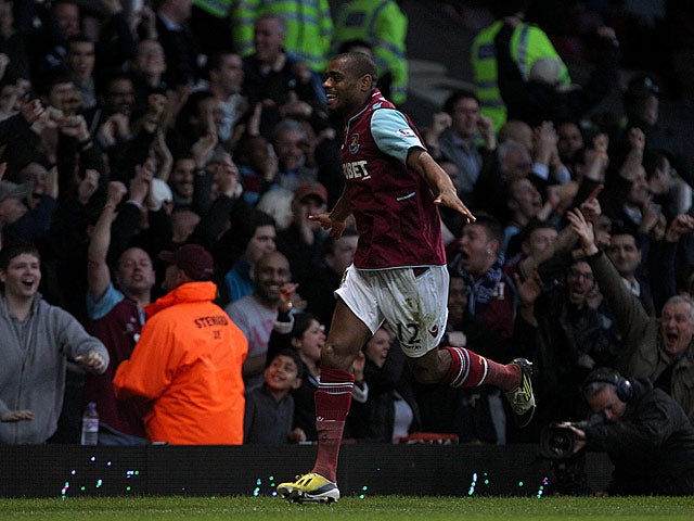 Ricardo Vaz Te celebrates moments after scoring the opening goal against Manchester United on April 17, 2013