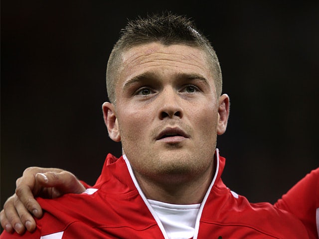 Wales' Tavis Knoyle before kick off on November 10, 2012