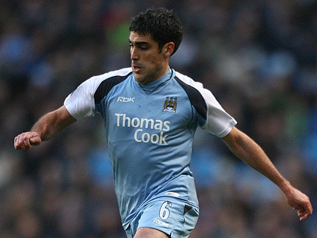 Manchester City's Claudio Reyna in action on December 17, 2006