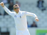 Englands Graeme Swann celebrates taking the wicket of New Zealands Dean Brownlie on May 26, 2013