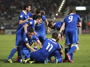 Italy thrash Israel to qualify