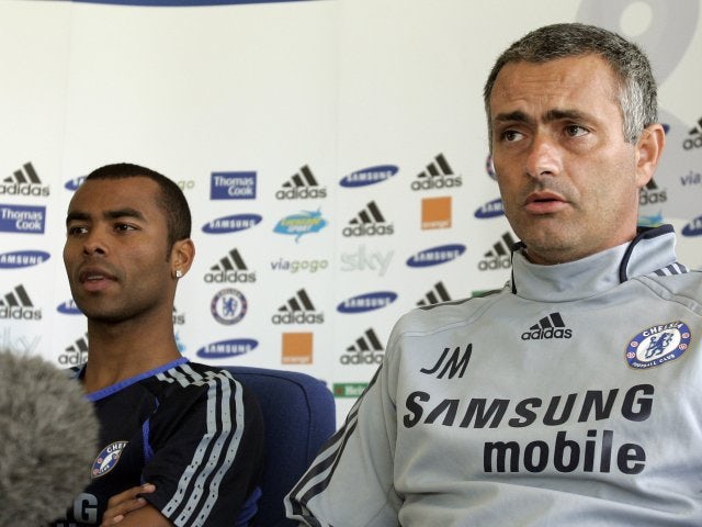 After much controversy, Mourinho finally lands Ashley Cole from Arsenal in the summer of 2006.