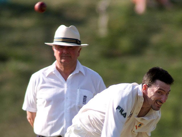 Australia's bowler Damian Fleming in action against MCC during the tourist match at Arundel on June 25, 2001