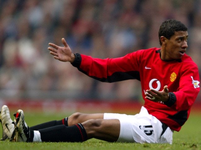 Kleberson appeals for a foul while playing for Manchester United.