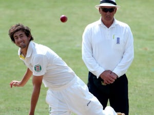 Australia rally to pass England at lunch