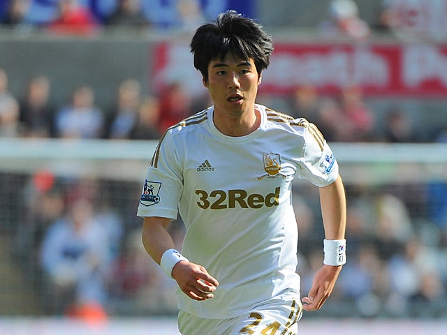 Swansea City's Ki Sung-Yueng in action on April 20, 2013