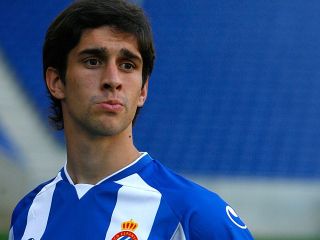 Espanyol's new signing Juan Forlin is unveiled for the first time in front of the media on August 27, 2009