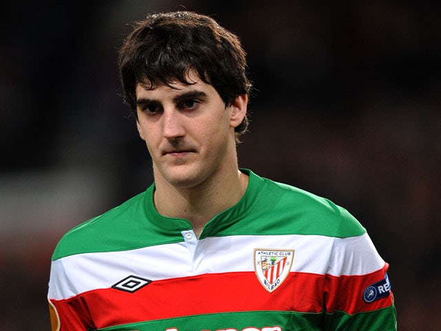 Athletic Bilbao's Mikel San Jose lines up prior to the Europa League match against Manchester United on March 8, 2013