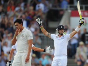 England dig in on day three