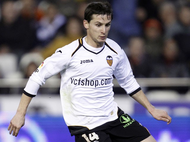 Valencia's Pablo Daniel Piatti in action during the match against Levante on January 19, 2012