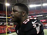 Atlanta Falcons' Sean Weatherspoon celebrates his team's win after the game on November 29, 2012 