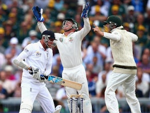 England avoid follow-on, frustrate Aussies