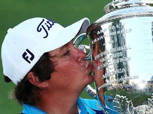 Jason Dufner goes clear in California