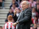 Martin Jol gestures during the English Premier League football match between Sunderland and Fulham at the Stadium of Light, Sunderland, northeast England, on August 17, 2013