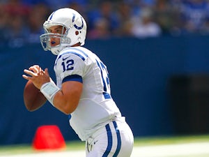 Luck steers Colts to victory over Giants