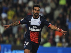 Lavezzi gets Blanc first win as PSG boss