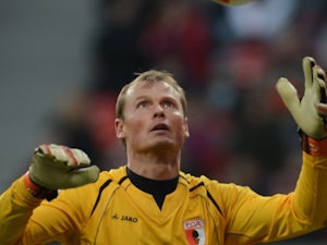 Alex Manninger to retire from football