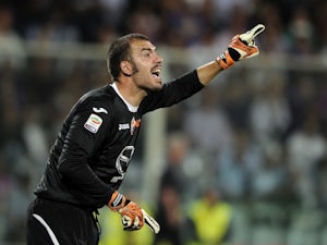 Goalkeeper Emiliano Viviano of Fiorentina during the Serie A match between Fiorentina and Juventus on September 25, 2012