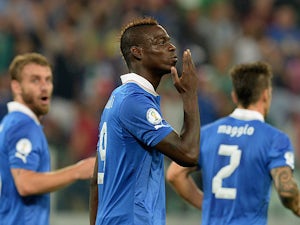 Balotelli demands kiss from the Queen if Italy win