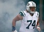 New York Jets' Nick Mangold takes the field against Tampa Bay Buccaneers on September 8, 2013