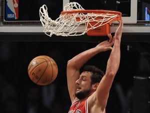 NBA roundup: Spurs run continues
