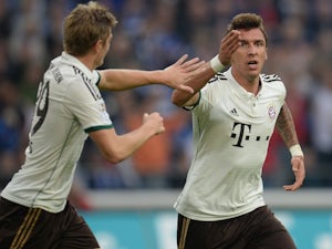 Bayern ease past Schalke