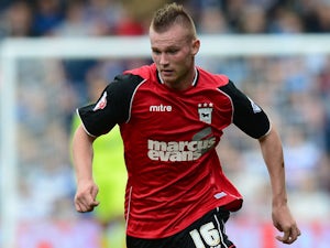 Magath plans to keep Tunnicliffe