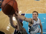 New Orleans Hornets' Sean Marks in action against San Antonio Spurs on December 17, 2008