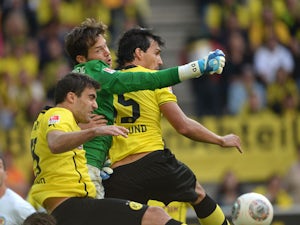 Hummels out of Arsenal clash