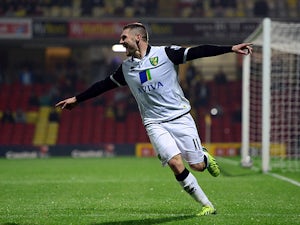 Hooper brace seals Norwich comeback