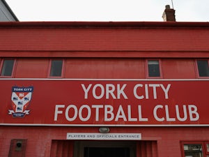 Lowe joins York on loan