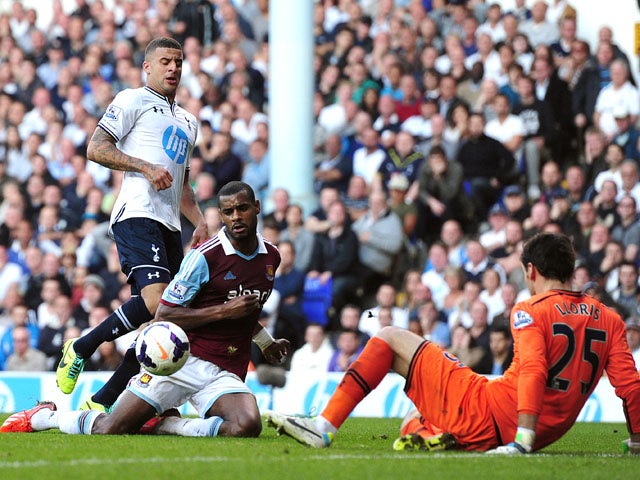 West Ham United's Portuguese striker Ricardo Vaz Te scores his team's second goal during the English Premier League football match between Tottenham Hotspur and West Ham United at White Hart Lane in London on October 6, 2013