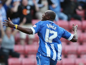 Emmerson Boyce close to Blackpool move?