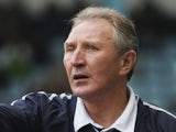 Howard Wilkinson, the Leicester Head Coach, makes his point during the Coca-Cola Championship match between Coventry City and Leicester City at Highfield Road on October 16, 2004